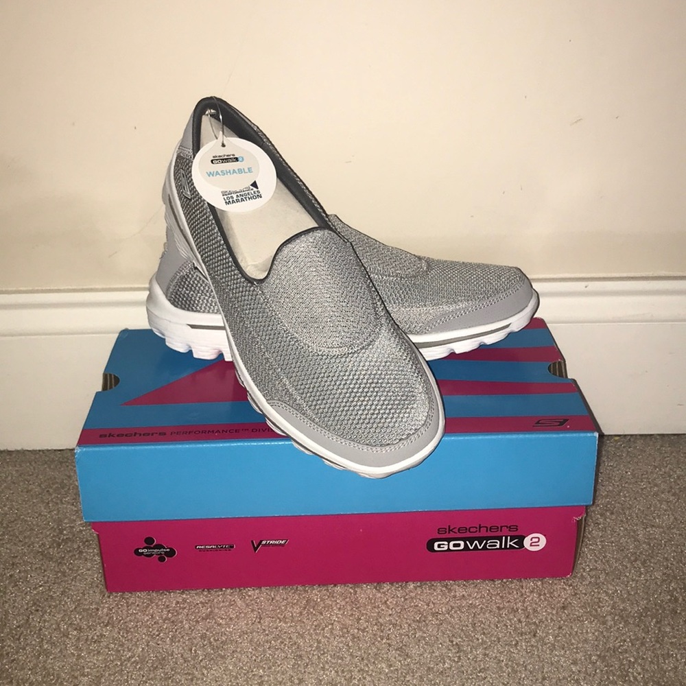 Skechers Go Walk 2 shoes Brand New!!